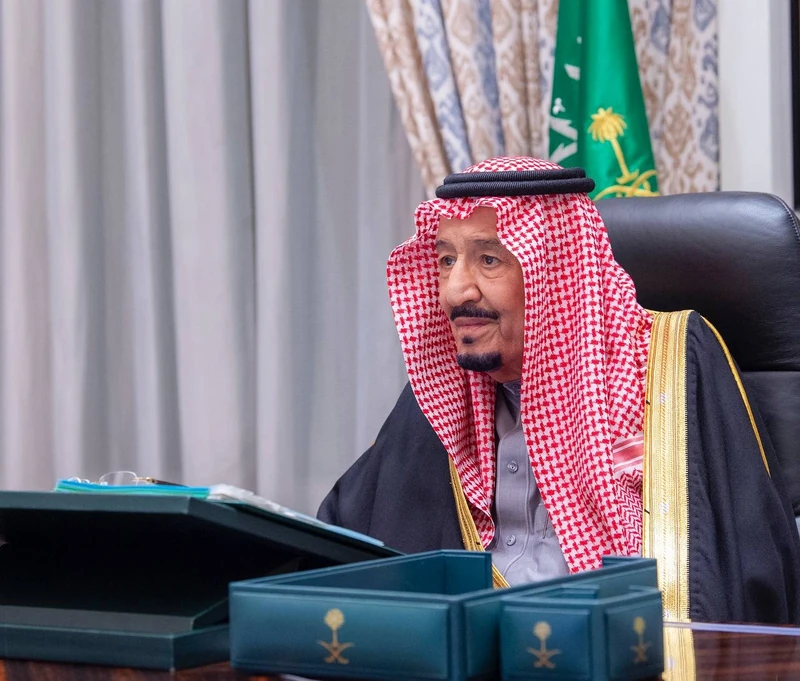 سيدي خادم الحرمين الشريفين يرأس جلسة مجلس الوزراء عبر الاتصال المرئي - صورة 2