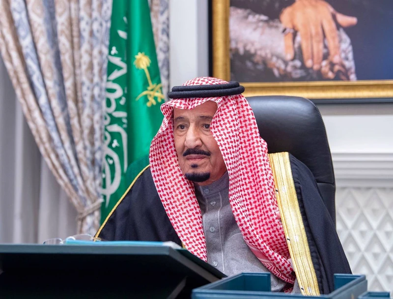 سيدي خادم الحرمين الشريفين يرأس جلسة مجلس الوزراء عبر الاتصال المرئي - صورة 4