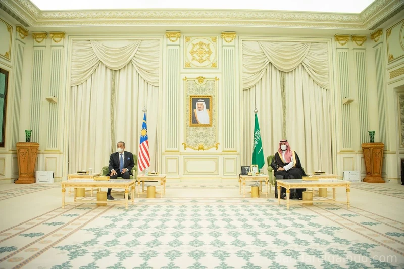 سمو سيدي ولي العهد يجتمع مع رئيس الوزراء الماليزي - صورة 3