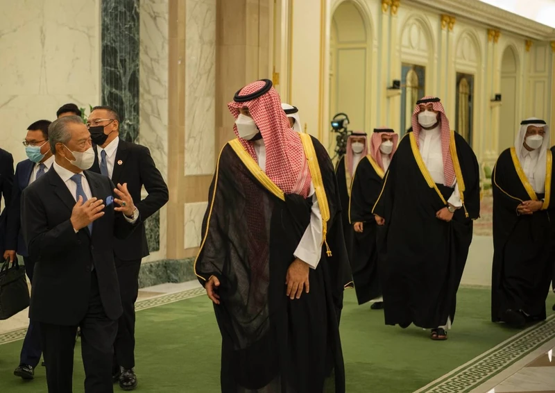 سمو سيدي ولي العهد ورئيس الوزراء الماليزي يشهدان التوقيع على 3 اتفاقيات - صورة 3
