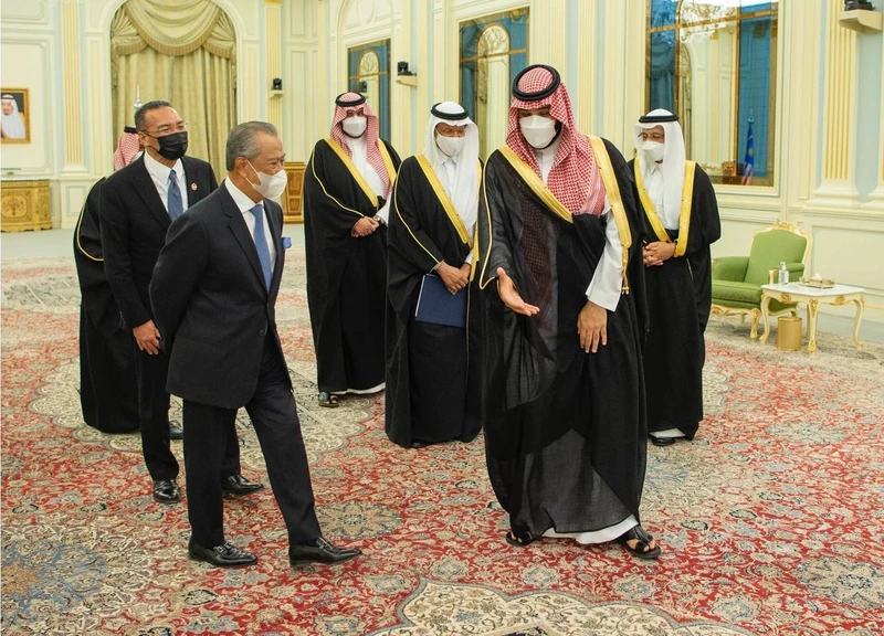 سمو سيدي ولي العهد ورئيس الوزراء الماليزي يشهدان التوقيع على 3 اتفاقيات - صورة 4