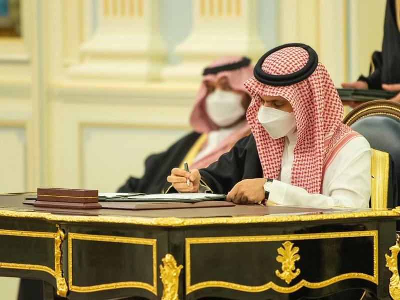 سمو سيدي ولي العهد ورئيس الوزراء الماليزي يشهدان التوقيع على 3 اتفاقيات - صورة 9