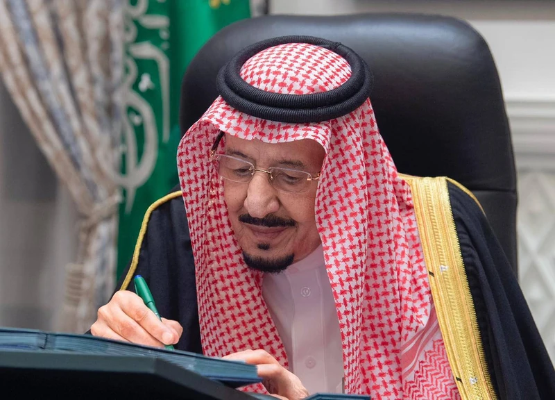 سيدي خادم الحرمين الشريفين يرأس جلسة مجلس الوزراء عبر الاتصال المرئي - صورة 2