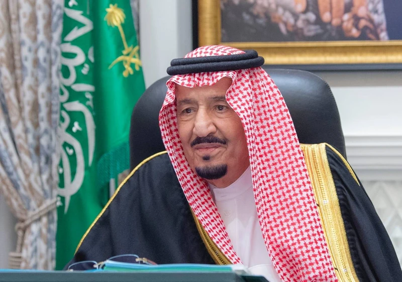 سيدي خادم الحرمين الشريفين يرأس جلسة مجلس الوزراء عبر الاتصال المرئي - صورة 2