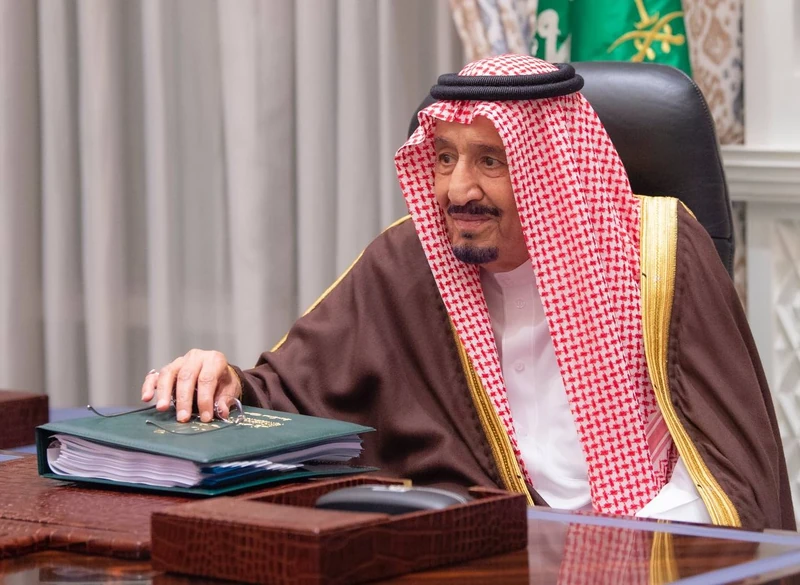 سيدي خادم الحرمين الشريفين يرأس اجتماع مجلس إدارة دارة الملك عبدالعزيز - صورة 4