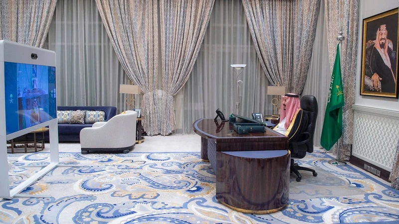 وزير الاقتصاد والتخطيط يؤدي القسم أمام سيدي خادم الحرمين الشريفين - صورة 2