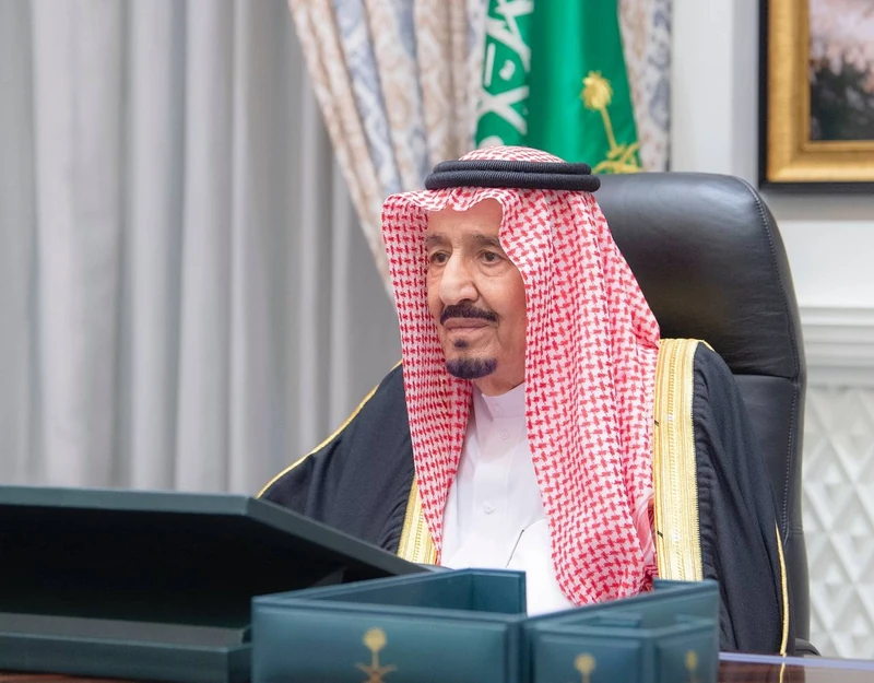 وزير الاقتصاد والتخطيط يؤدي القسم أمام سيدي خادم الحرمين الشريفين - صورة 4