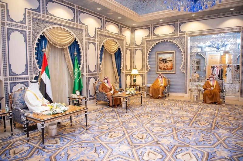 سمو سيدي ولي العهد يستقبل سمو ولي عهد أبو ظبي الشيخ محمد بن زايد - صورة 2