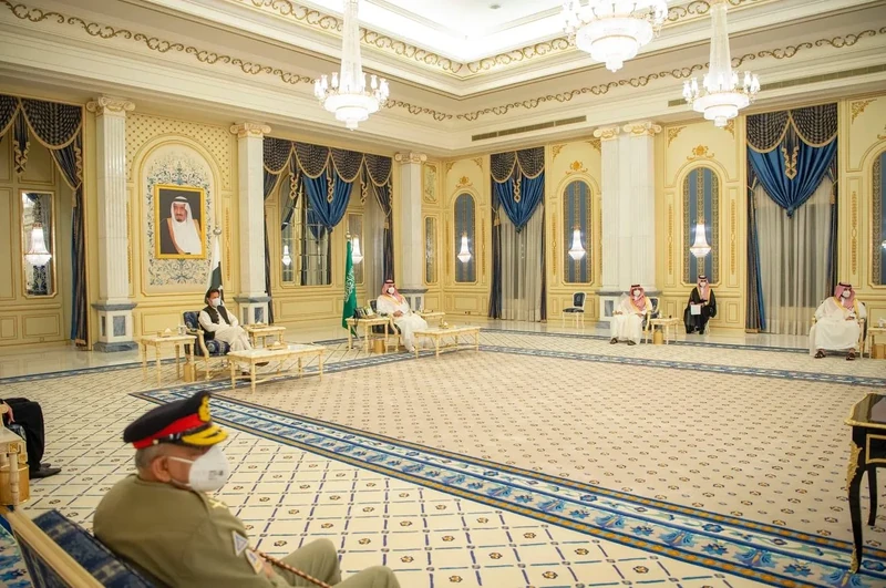 سمو سيدي ولي العهد يستقبل دولة رئيس وزراء باكستان في المملكة - صورة 24