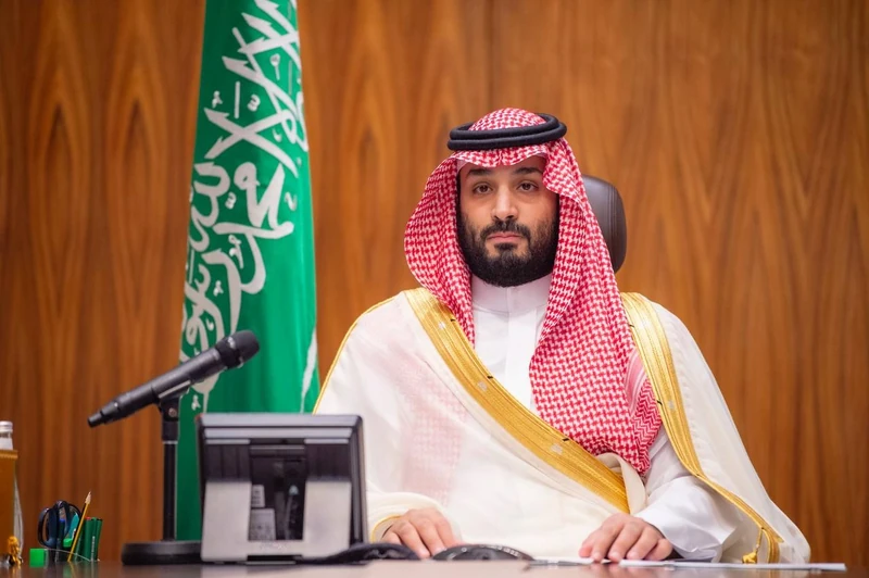 سمو سيدي ولي العهد يعايد منسوبي وزارة الدفاع بمناسبة عيد الفطر المبارك - صورة 3