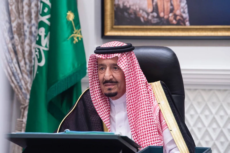 سيدي خادم الحرمين الشريفين يرأس جلسة مجلس الوزراء عبر الاتصال المرئي - صورة 2