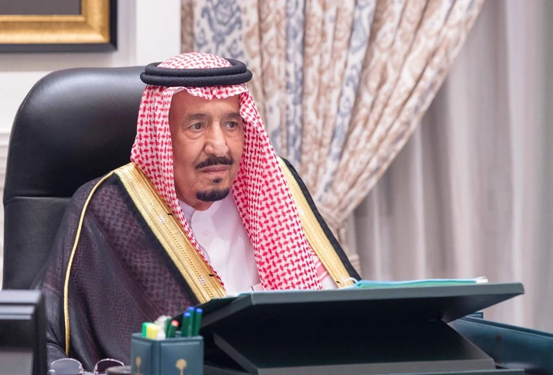 سيدي خادم الحرمين الشريفين يرأس جلسة مجلس الوزراء عبر الاتصال المرئي - صورة 3