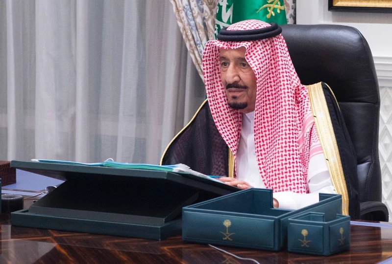 سيدي خادم الحرمين الشريفين يرأس جلسة مجلس الوزراء عبر الاتصال المرئي - صورة 4