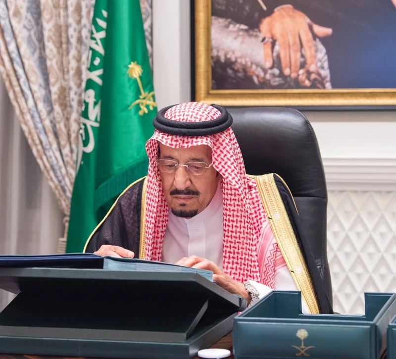 سيدي خادم الحرمين الشريفين يرأس جلسة مجلس الوزراء عبر الاتصال المرئي - صورة 2