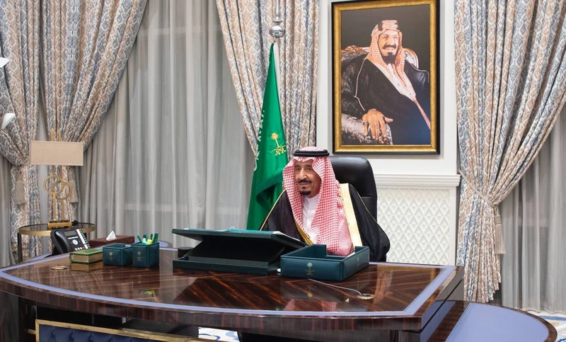 سيدي خادم الحرمين الشريفين يرأس جلسة مجلس الوزراء عبر الاتصال المرئي - صورة 2