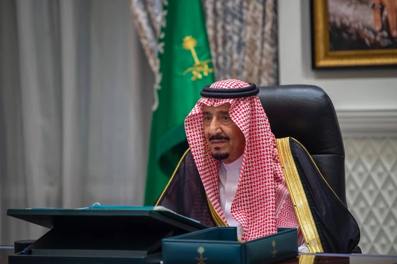 سيدي خادم الحرمين الشريفين يرأس جلسة مجلس الوزراء عبر الاتصال المرئي - صورة 3
