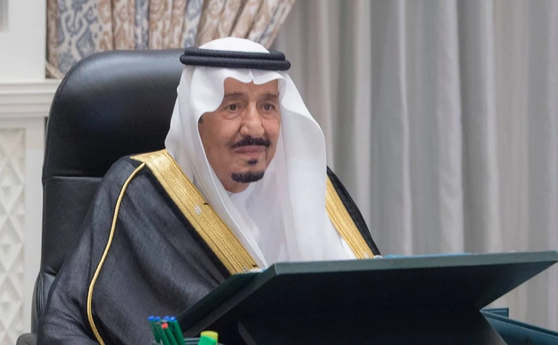سيدي خادم الحرمين الشريفين يرأس جلسة مجلس الوزراء عبر الاتصال المرئي - صورة 3