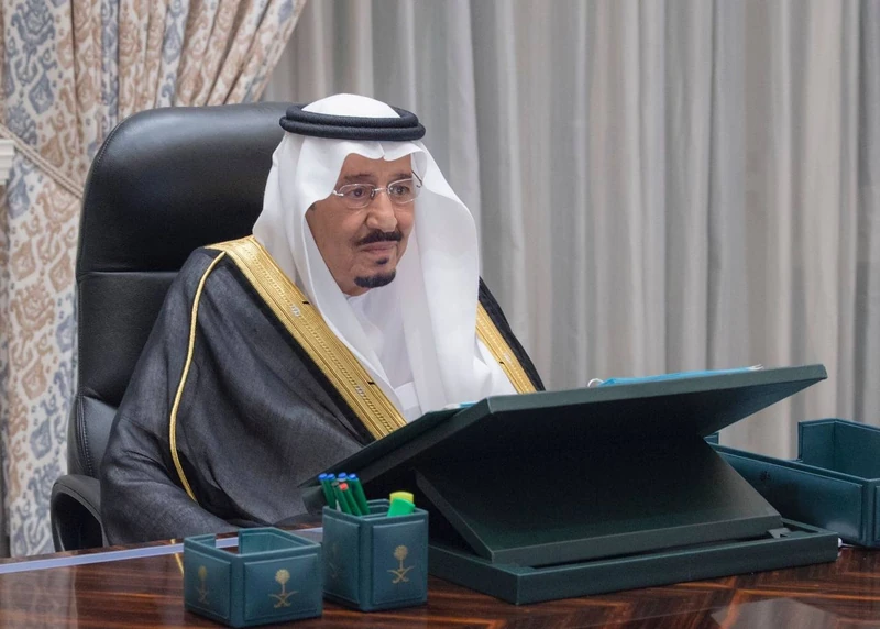 سيدي خادم الحرمين الشريفين يرأس جلسة مجلس الوزراء عبر الاتصال المرئي - صورة 5