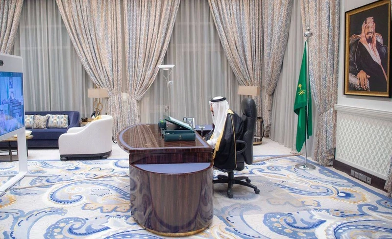 سيدي خادم الحرمين الشريفين يرأس جلسة مجلس الوزراء عبر الاتصال المرئي - صورة 3