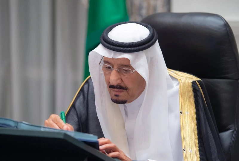 سيدي خادم الحرمين الشريفين يرأس جلسة مجلس الوزراء عبر الاتصال المرئي - صورة 3