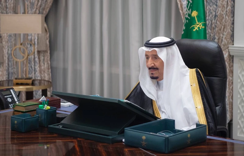 سيدي خادم الحرمين الشريفين يرأس جلسة مجلس الوزراء عبر الاتصال المرئي - صورة 3