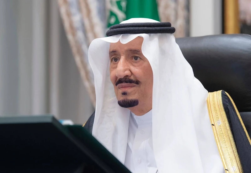 سيدي خادم الحرمين الشريفين يرأس جلسة مجلس الوزراء عبر الاتصال المرئي - صورة 3