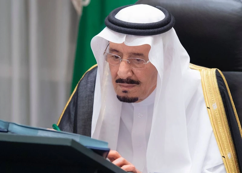 سيدي خادم الحرمين الشريفين يرأس جلسة مجلس الوزراء عبر الاتصال المرئي - صورة 4