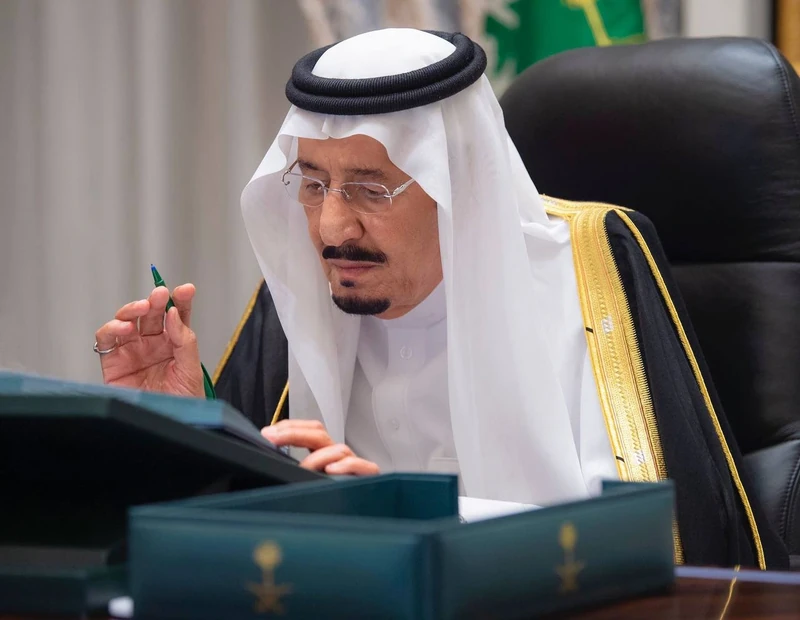 سيدي خادم الحرمين الشريفين يرأس جلسة مجلس الوزراء عبر الاتصال المرئي - صورة 3