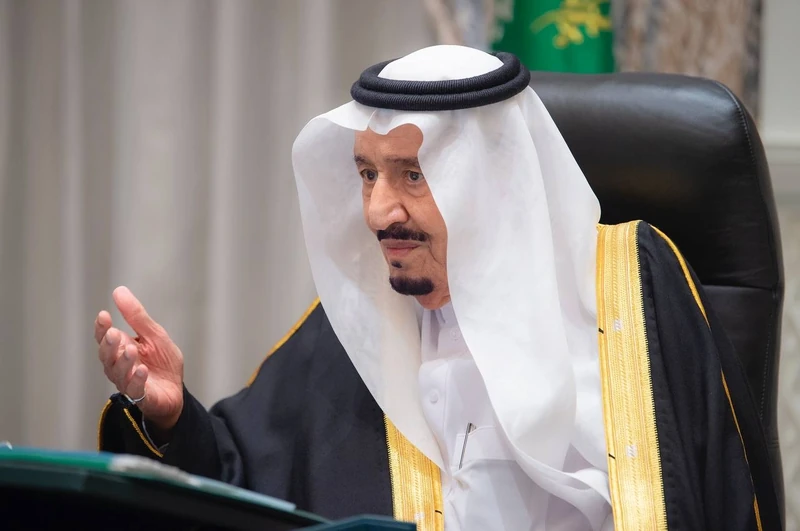 سيدي خادم الحرمين الشريفين يرأس جلسة مجلس الوزراء عبر الاتصال المرئي - صورة 3