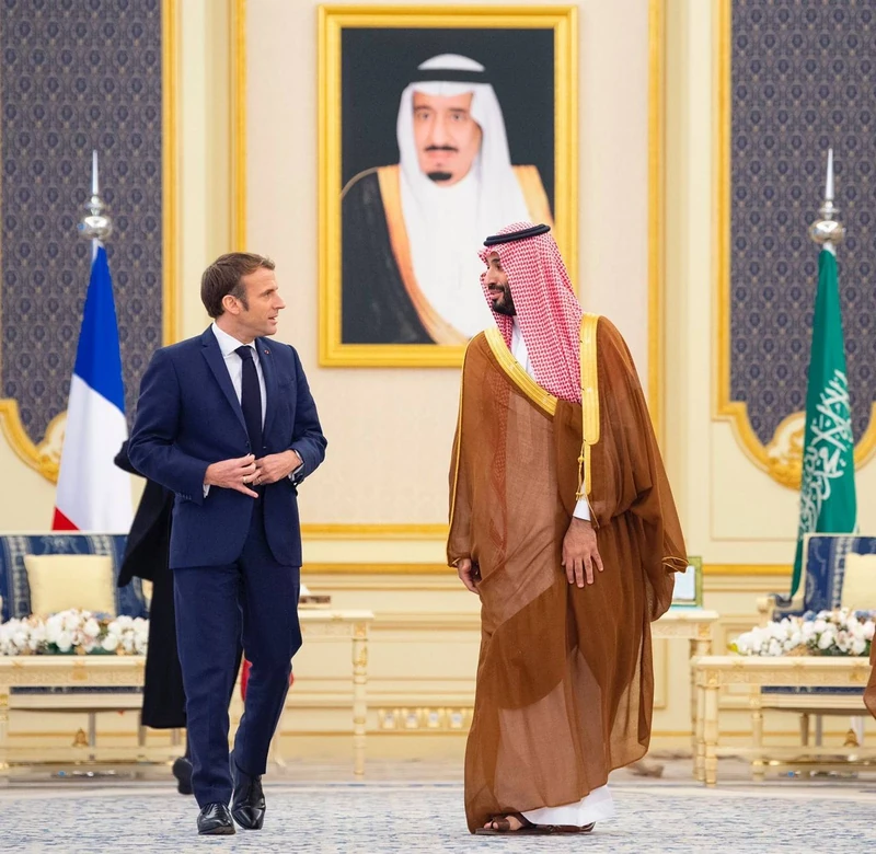 سمو سيدي ولي العهد يستقبل الرئيس الفرنسي إيمانويل ماكرون في جدة - صورة 9