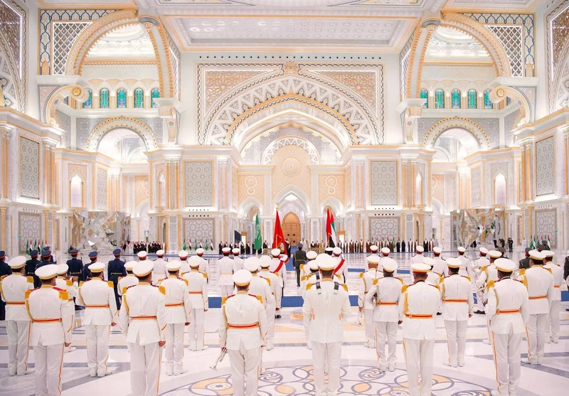 مراسم استقبال رسمية لسمو سيدي ولي العهد في قصر الوطن في العاصمة الإماراتية أبوظبي بمناسبة زيارته الرسمية - صورة 7
