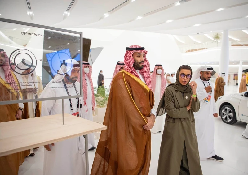 سمو سيدي ولي العهد يزور الجناح الإماراتي في معرض إكسبو 2020 دبي - صورة 4