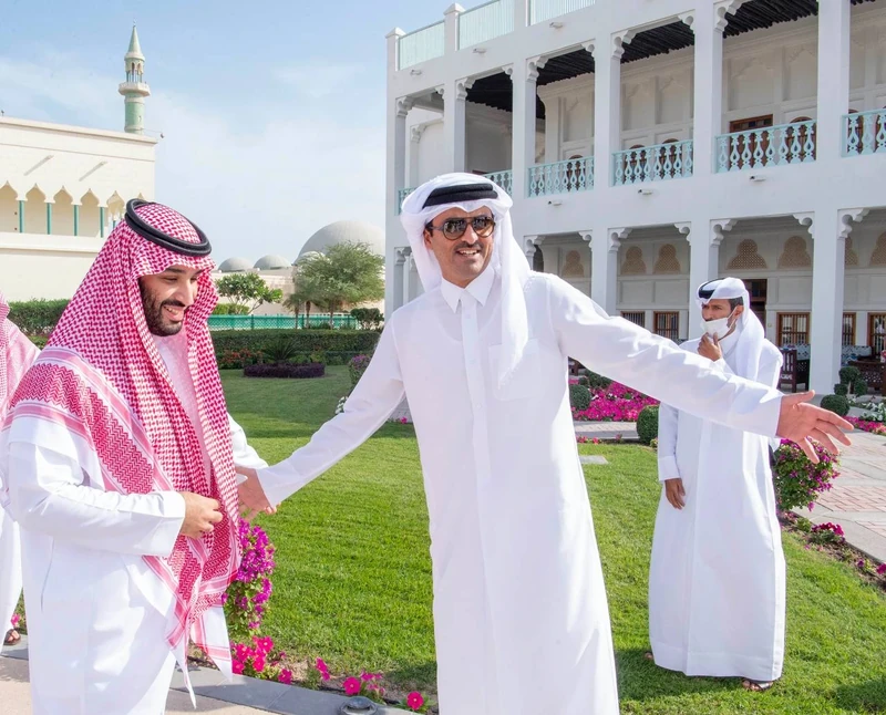 سمو سيدي ولي العهد وسمو أمير دولة قطر يزوران استاد لوسيل في الدوحة - صورة 2
