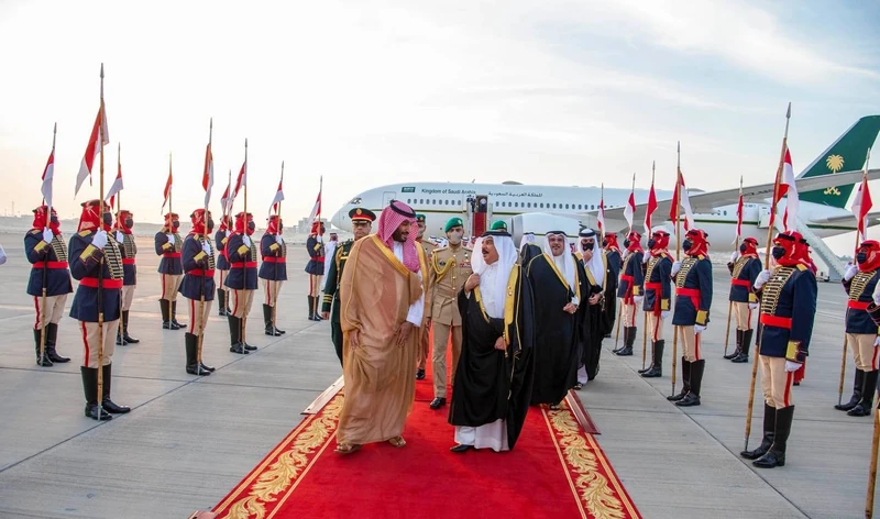 مراسم استقبال رسمية لسمو سيدي ولي العهد في قصر الصخير في العاصمة البحرينية المنامة بمناسبة زيارته الرسمية - صورة 25