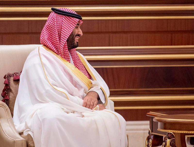 سمو سيدي ولي العهد يصل دولة الكويت وفي مقدمة مستقبليه سمو ولي عهد الكويت - صورة 14