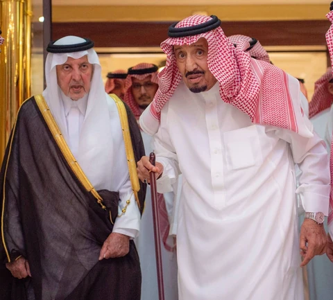 خادم الحرمين الشريفين يغادر مستشفى الملك فيصل بجدة بعد استكمال الخطة العلاجية