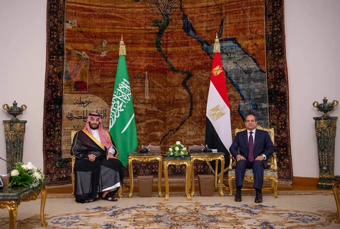 سمو سيدي ولي العهد ورئيس جمهورية مصر يعقدان لقاءً ثنائياً في قصر الاتحادية