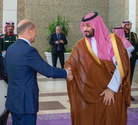 سمو سيدي ولي العهد يستقبل المستشار الألماني في قصر السلام بجدة
