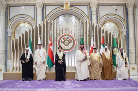 سمو سيدي ولي العهد يستقبل قادة ورؤساء وفود دول مجلس التعاون لدول الخليج العربية