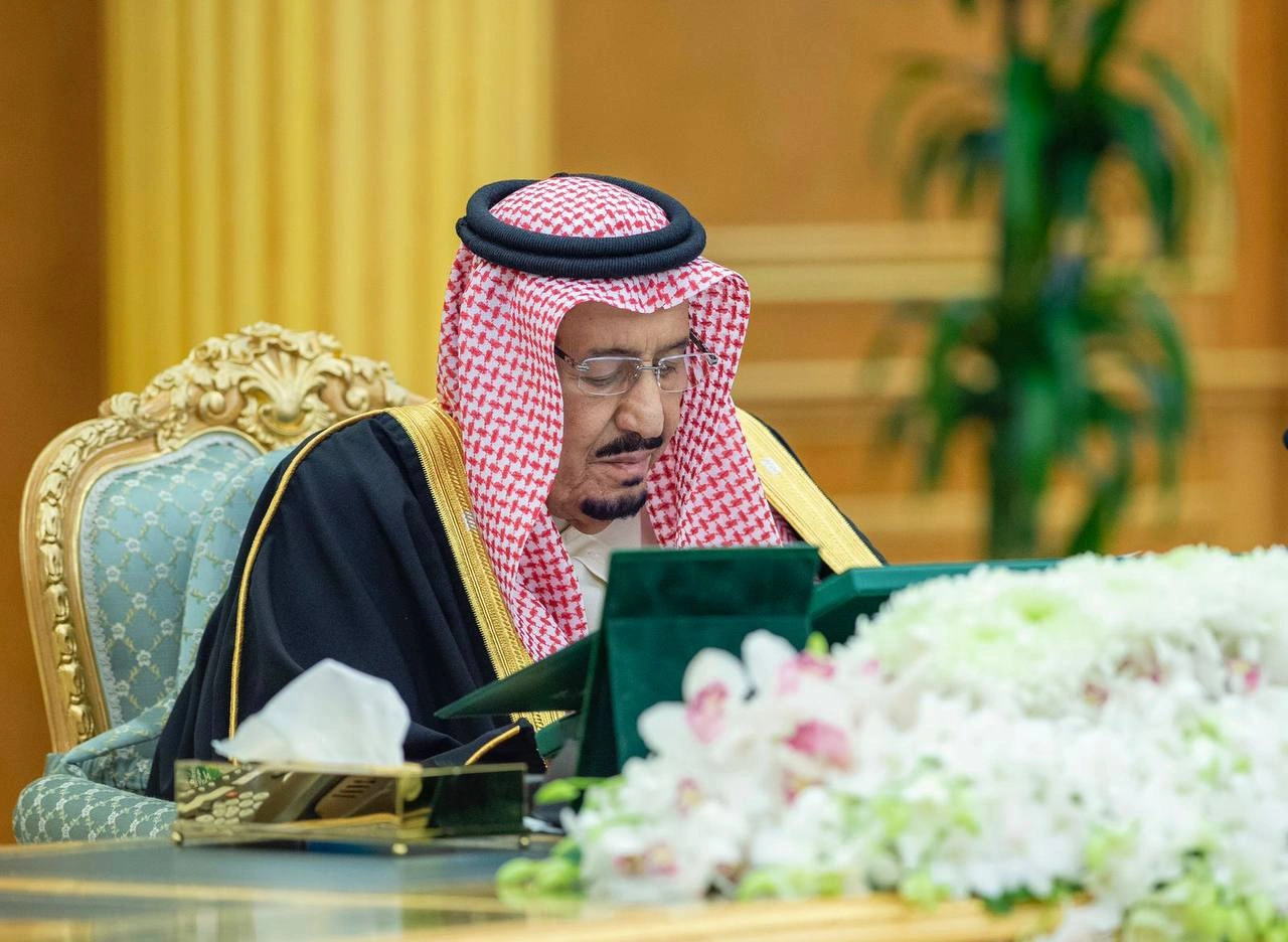 سيدي خادم الحرمين الشريفين يرأس جلسة مجلس الوزراء - صورة 1