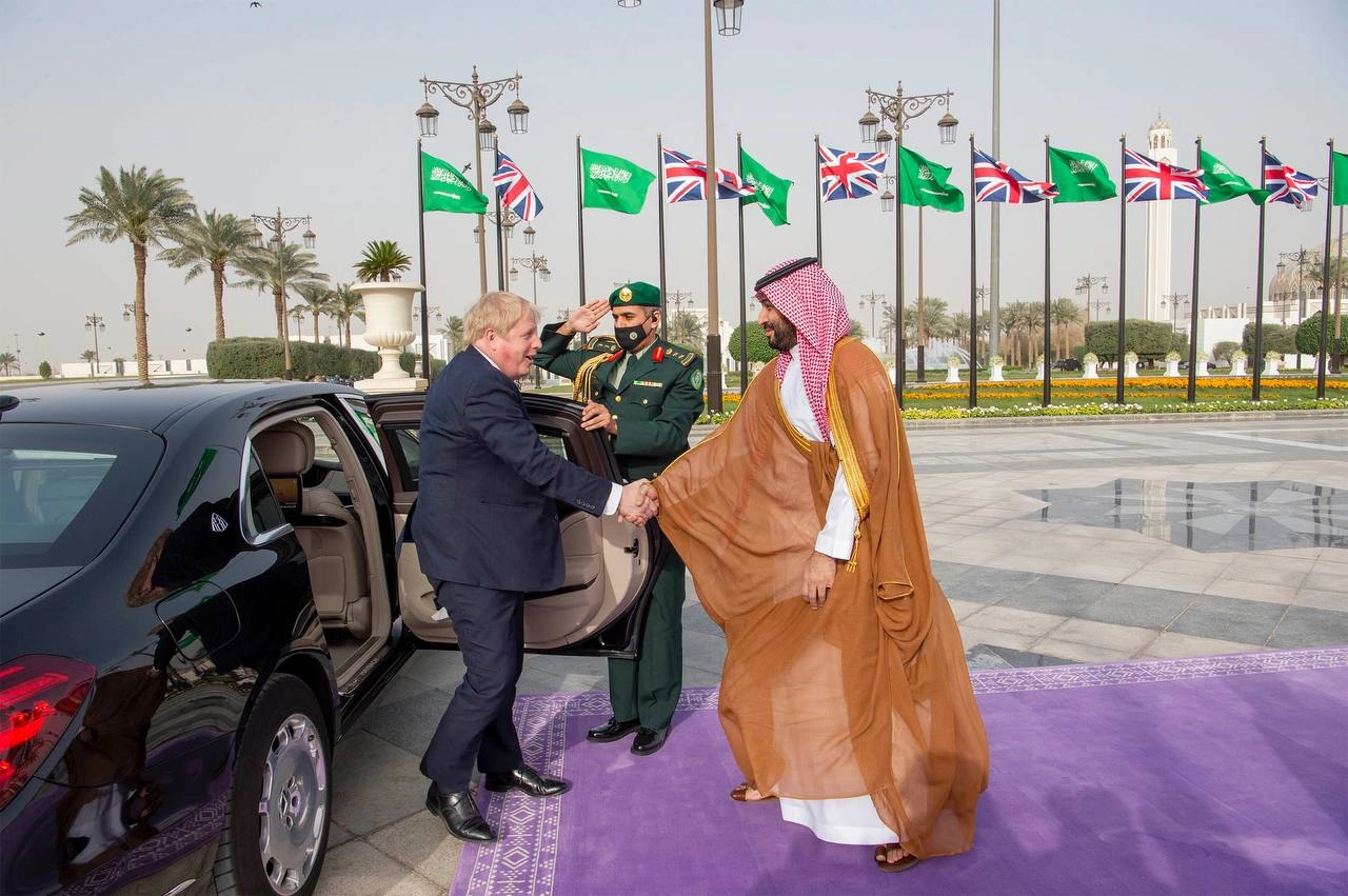 سمو سيدي ولي العهد يستقبل دولة رئيس وزراء بريطانيا وقد أجريت لدولته مراسم استقبال رسمية - صورة 1