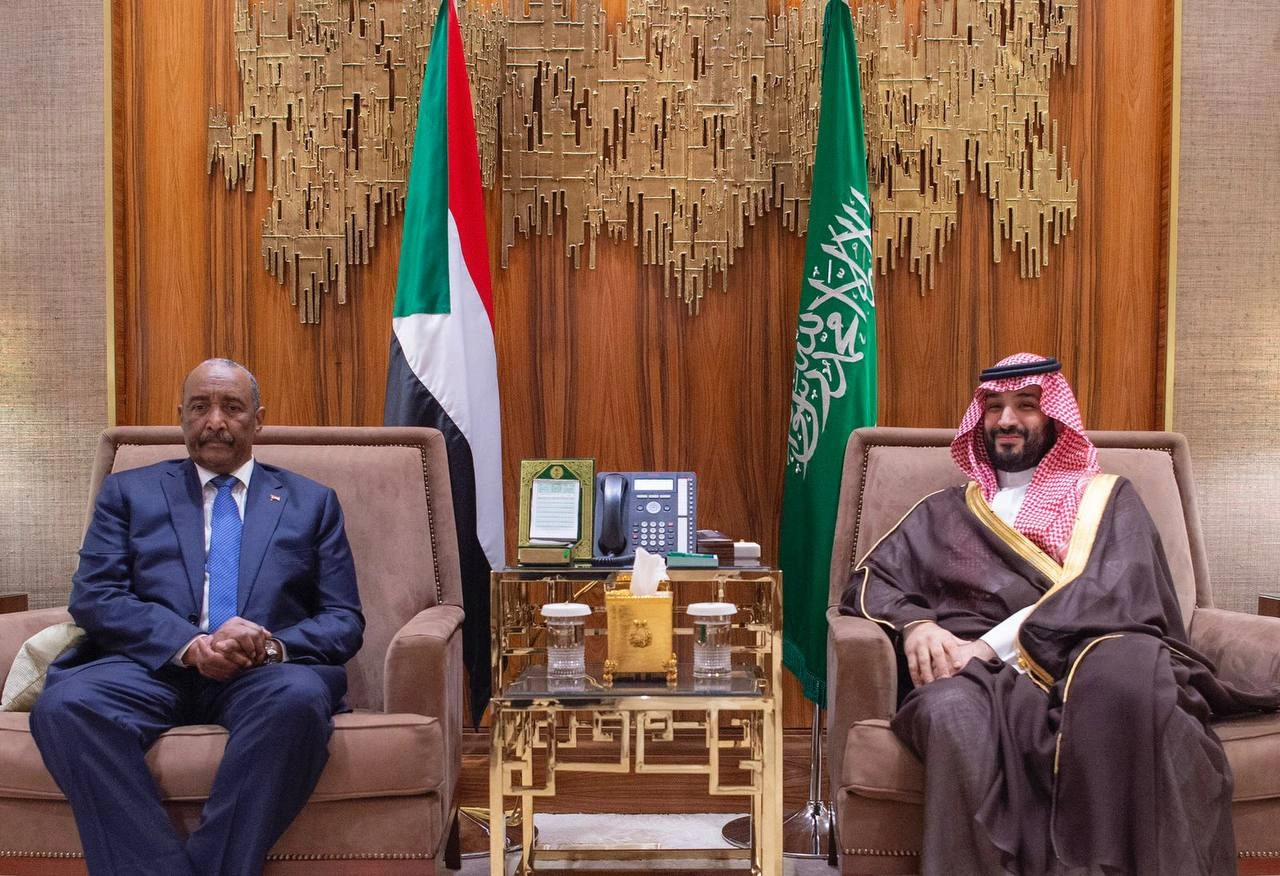 سمو سيدي ولي العهد يلتقي رئيس مجلس السيادة الانتقالي السوداني - صورة 1