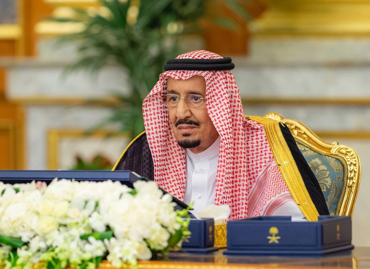 سيدي خادم الحرمين الشريفين يرأس جلسة مجلس الوزراء في قصر السلام بجدة - صورة 1