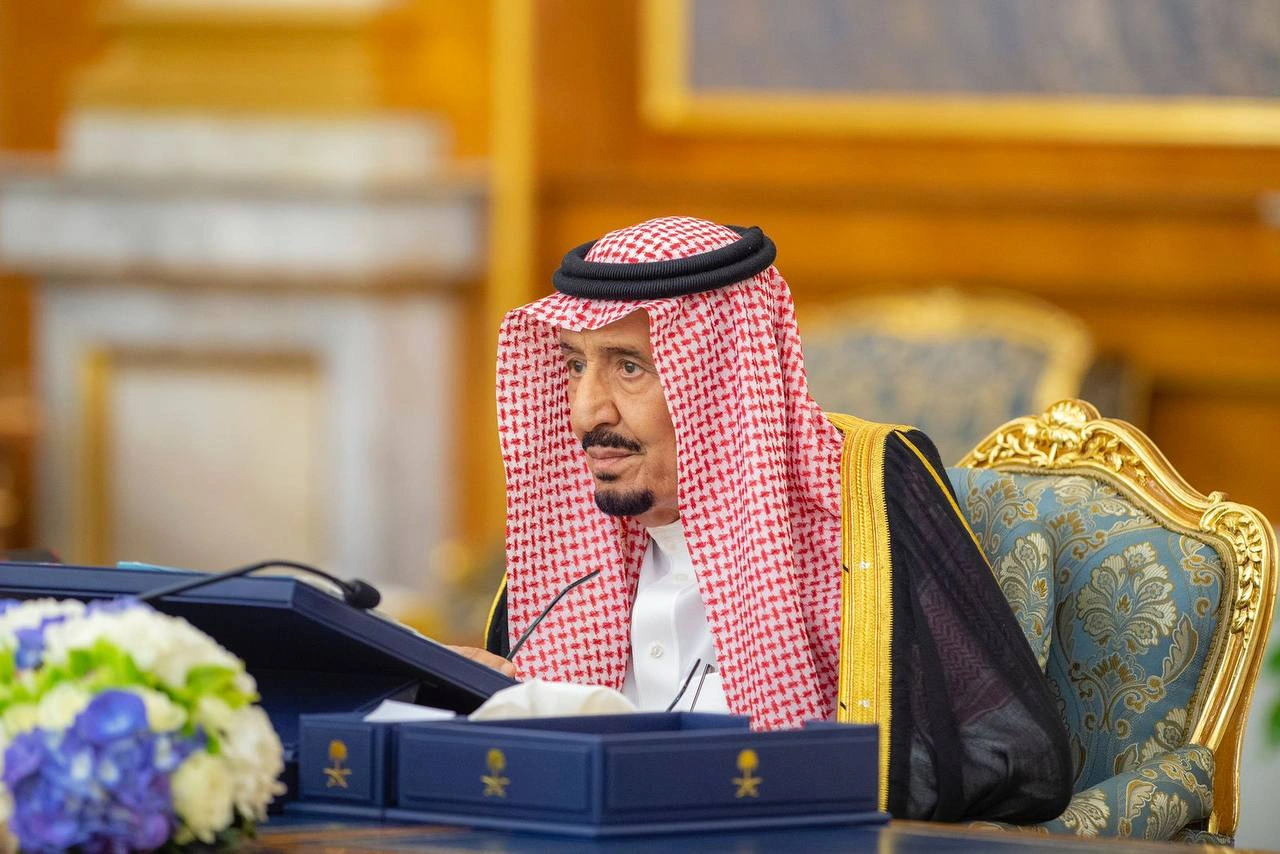 سيدي خادم الحرمين الشريفين يرأس جلسة مجلس الوزراء في قصر السلام بجدة - صورة 1