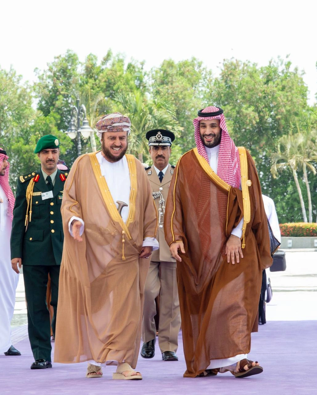 سمو سيدي ولي العهد يستقبل الممثل الخاص لسلطان عمان للمشاركة في قمة جدة - صورة 1