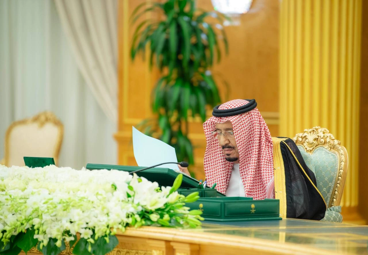 سيدي خادم الحرمين الشريفين يرأس جلسة مجلس الوزراء بالرياض - صورة 1
