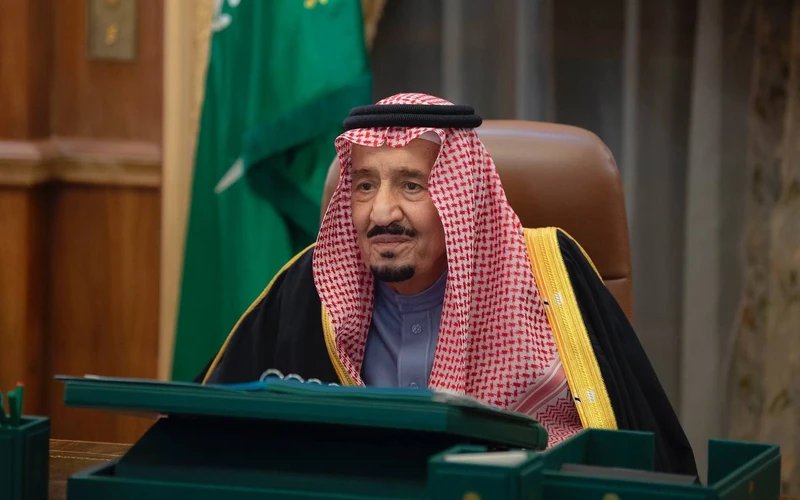 سيدي خادم الحرمين الشريفين يرأس جلسة مجلس الوزراء عبر الاتصال المرئي - صورة 2