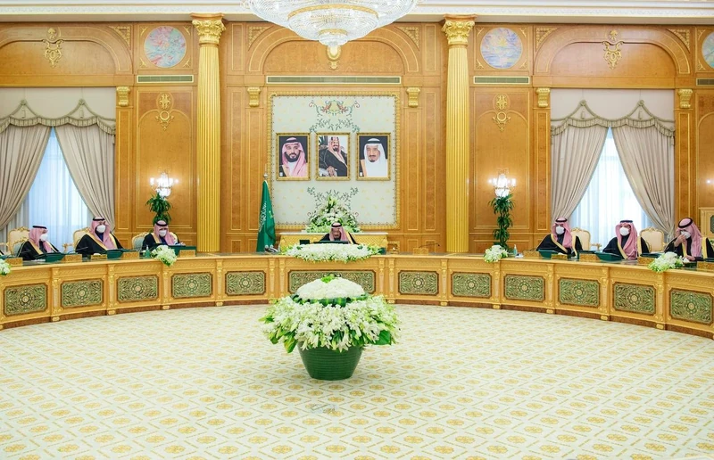 سيدي خادم الحرمين الشريفين يرأس جلسة مجلس الوزراء بالرياض - صورة 4