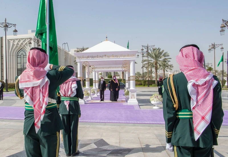 سمو سيدي ولي العهد يستقبل رئيس الوزراء وزير الدفاع في تايلند - صورة 4