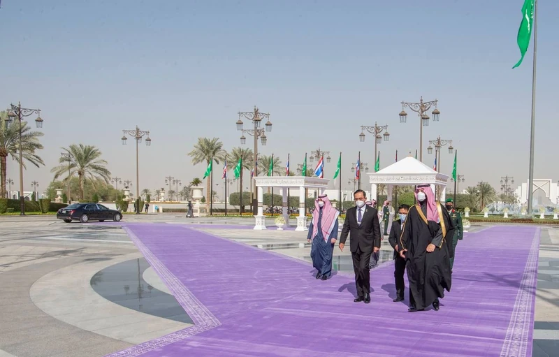 سمو سيدي ولي العهد يستقبل رئيس الوزراء وزير الدفاع في تايلند - صورة 5